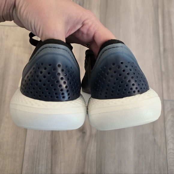 CROCS Literide Pacers - Picture 6 of 10